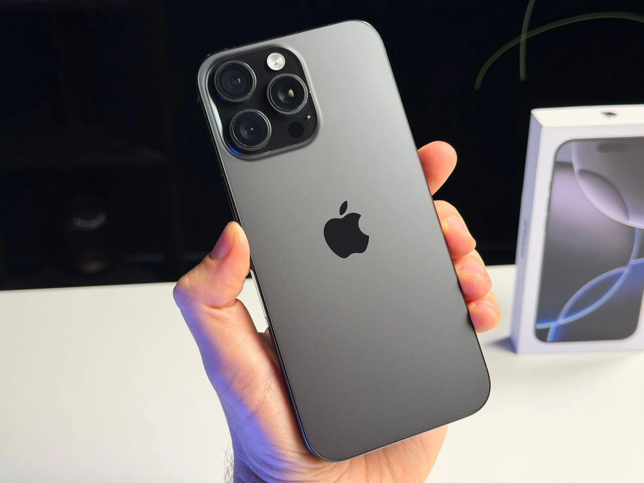 ВЖИВАНИЙ Б/У Apple iPhone 16 Pro Max 256GB Black Titanium (MYWV3) - Состояние: хорошее | Аккумулятор: 89% | Комплектация: полный | Гарантия: 3 мес.