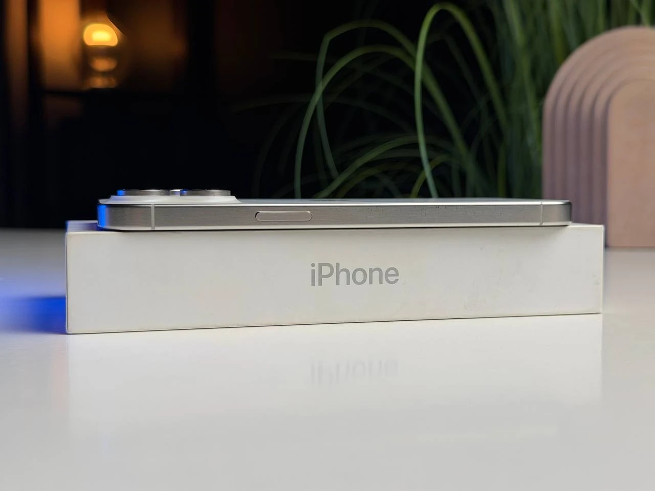 ВЖИВАНИЙ Б/У Apple iPhone 15 Pro Max 256GB White Titanium (MU783) - Состояние: хороший | Аккумулятор: 100% | Комплектация: полный | Гарантия: 3 мес.