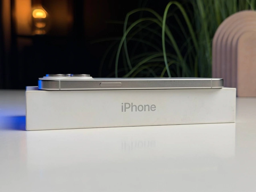 ВЖИВАНИЙ Б/У Apple iPhone 15 Pro Max 256GB White Titanium (MU783) - Состояние: хороший | Аккумулятор: 100% | Комплектация: полный | Гарантия: 3 мес.