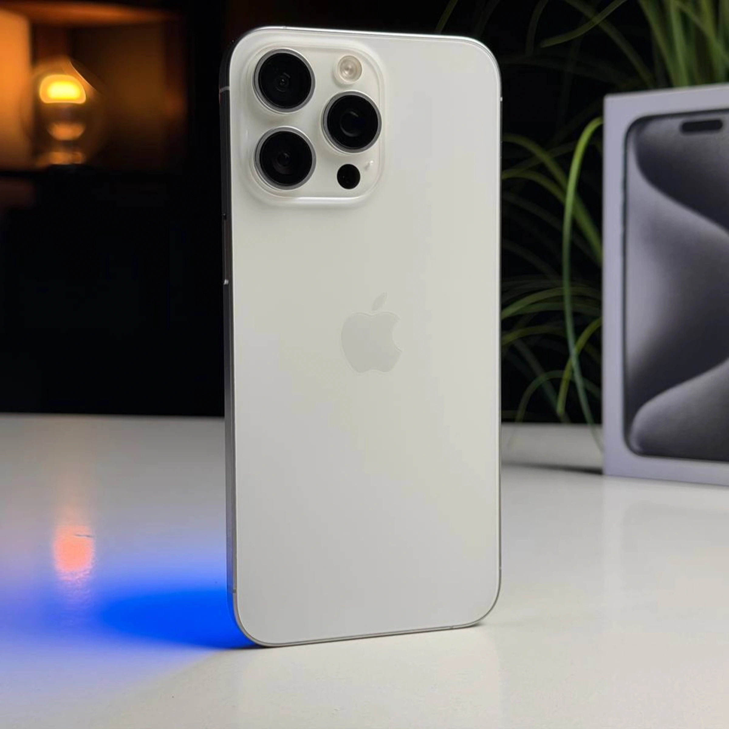 ВЖИВАНИЙ Б/У Apple iPhone 15 Pro Max 256GB White Titanium (MU783) - Состояние: хороший | Аккумулятор: 100% | Комплектация: полный | Гарантия: 3 мес.