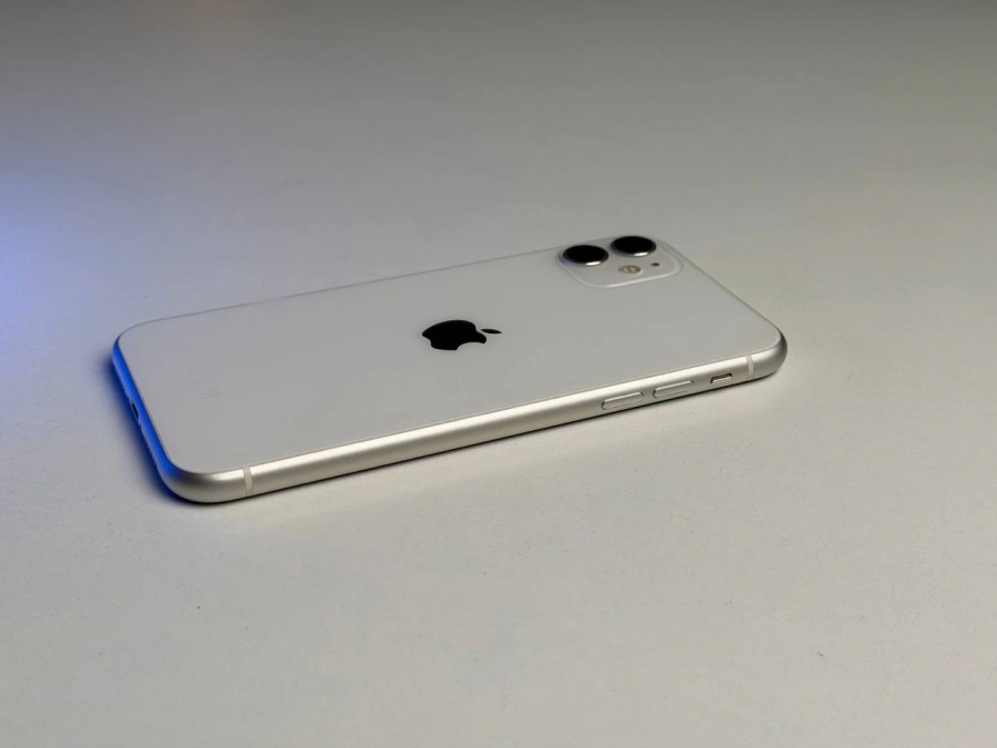 ВЖИВАНИЙ Б/У Apple iPhone 11 128GB White (MHCY3, MHDJ3) - Состояние: хороший | Аккумулятор: 100% | Комплектация: iPhone, кабель | Гарантия: 3 мес.