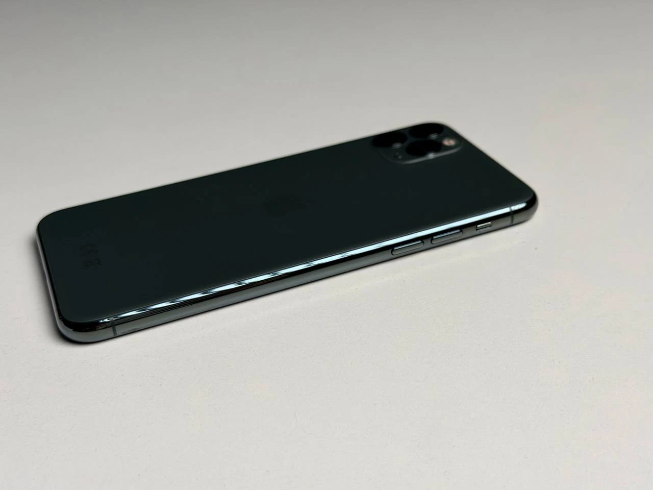 ВЖИВАНИЙ Б/У Apple iPhone 11 Pro Max 256GB Midnight Green (MWH72) - Стан: гарний | Акумулятор: 100% | Комплектація: iPhone, кабель | Гарантія: 3 міс.