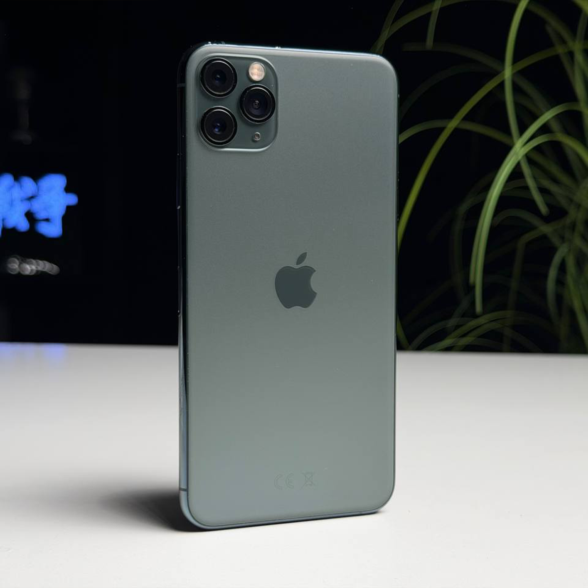 ВЖИВАНИЙ Б/У Apple iPhone 11 Pro Max 256GB Midnight Green (MWH72) - Стан: гарний | Акумулятор: 100% | Комплектація: iPhone, кабель | Гарантія: 3 міс.