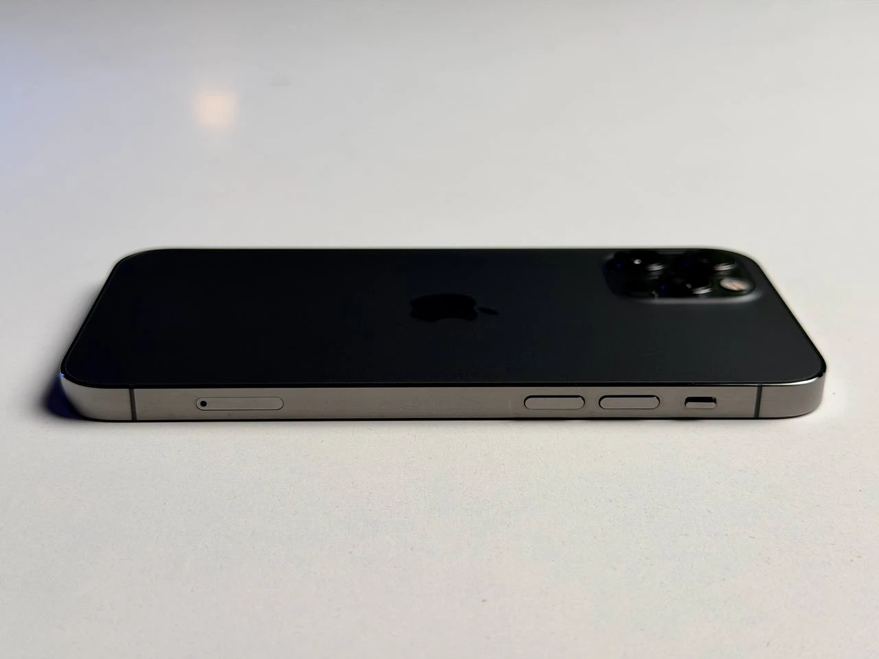 ВЖИВАНИЙ Б/У Apple iPhone 12 Pro 128GB Graphite (MGLN3, MGMK3) - Стан: гарний | Акумулятор: 100% | Комплектація: iPhone, кабель | Гарантія: 3 міс.