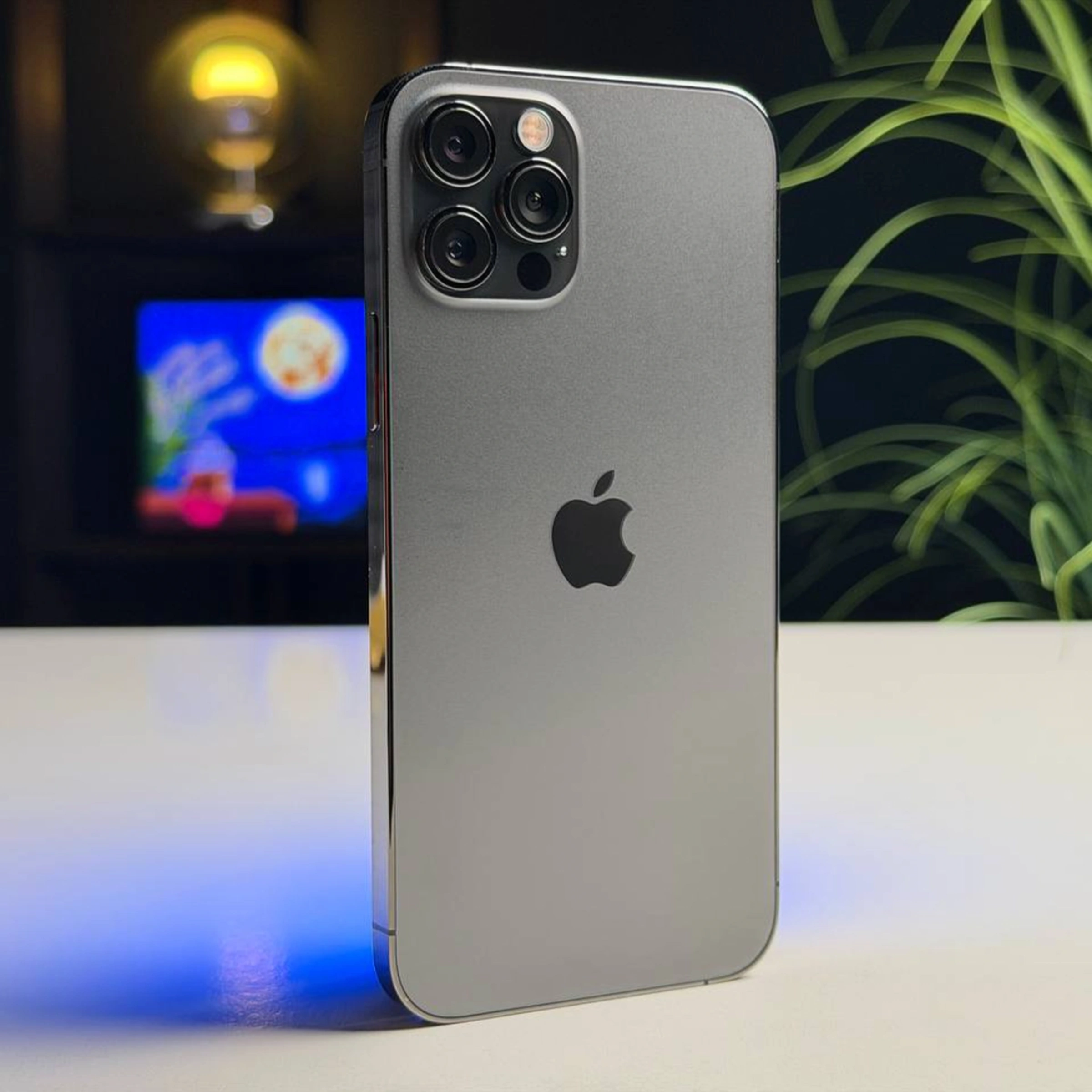ВЖИВАНИЙ Б/У Apple iPhone 12 Pro 128GB Graphite (MGLN3, MGMK3) - Стан: гарний | Акумулятор: 100% | Комплектація: iPhone, кабель | Гарантія: 3 міс.