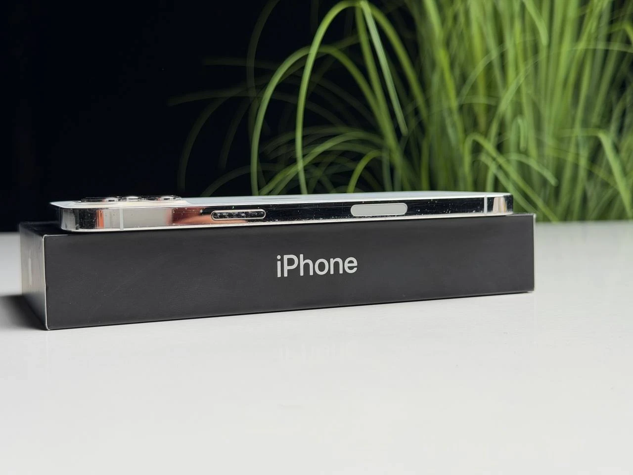 ВЖИВАНИЙ Б/У Apple iPhone 12 Pro Max 256GB Silver (MGCL3, MGDD3) - Состояние: хороший | Аккумулятор: 100% | Комплектация: полный | Гарантия: 3 мес.
