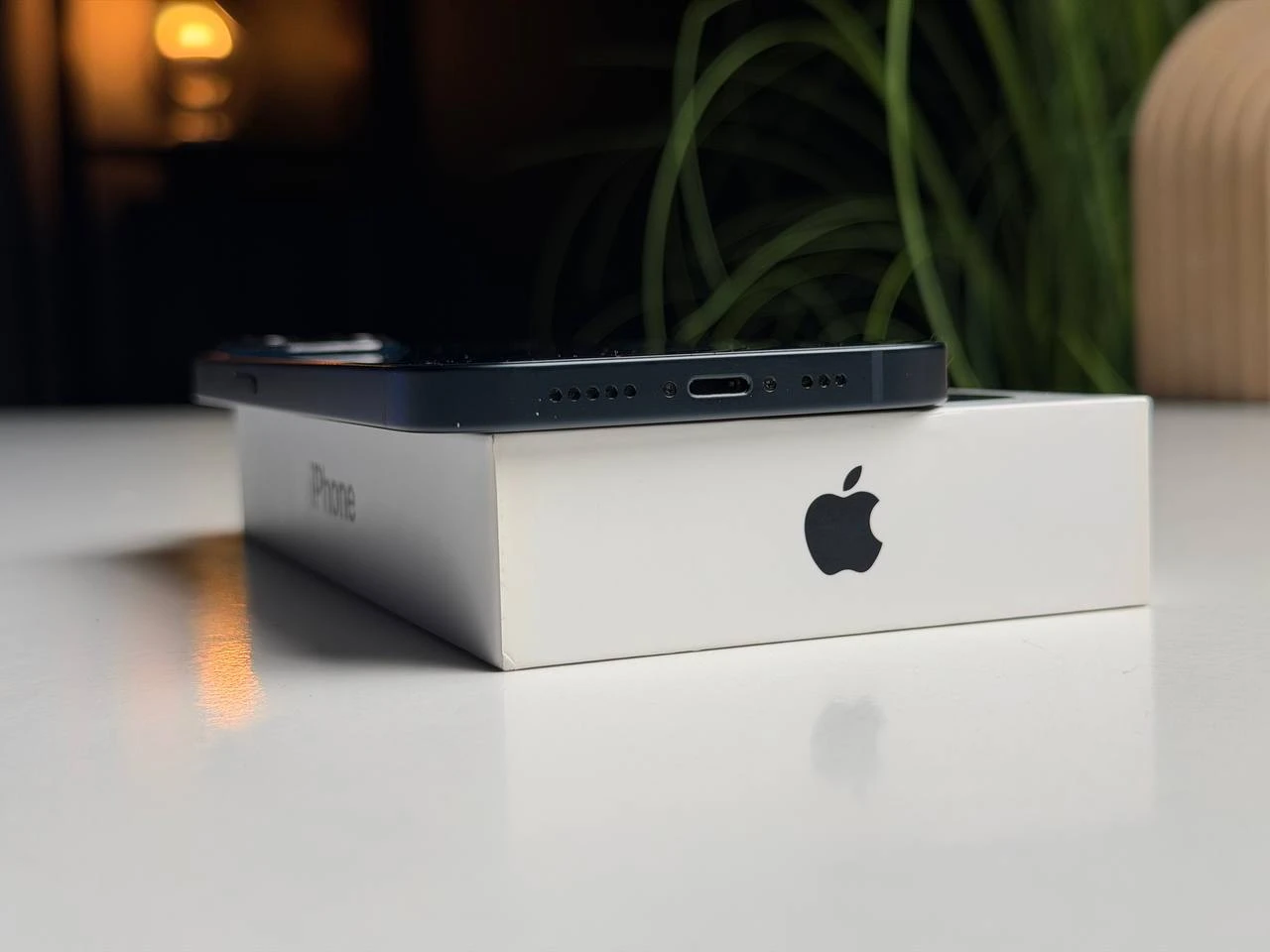 ВЖИВАНИЙ Б/У Apple iPhone 13 128GB Midnight (MLML3, MLPF3) - Состояние: хороший | Аккумулятор: 100% | Комплектация: полный | Гарантия: 3 мес.