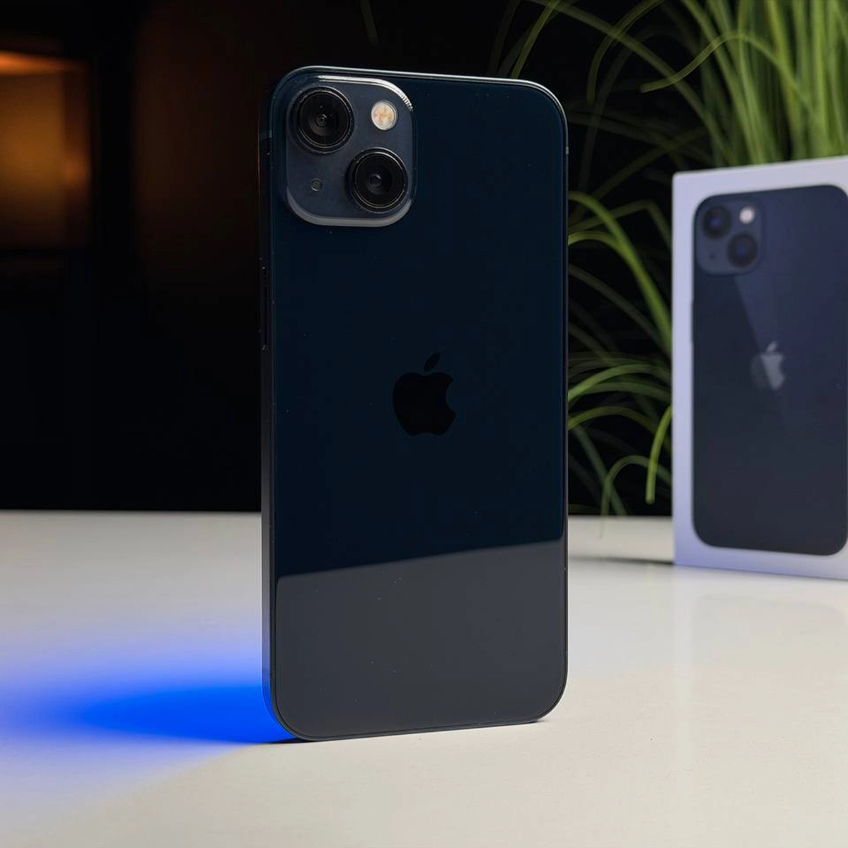 ВЖИВАНИЙ Б/У Apple iPhone 13 128GB Midnight (MLML3, MLPF3) - Состояние: хороший | Аккумулятор: 100% | Комплектация: полный | Гарантия: 3 мес.