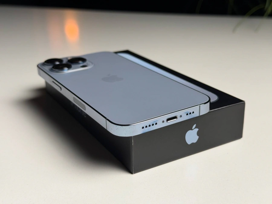 ВЖИВАНИЙ Б/У Apple iPhone 13 Pro 1TB Sierra Blue (MLUD3, MLW03) - Состояние: хороший | Аккумулятор: 100% | Комплектация: полный | Гарантия: 3 мес.