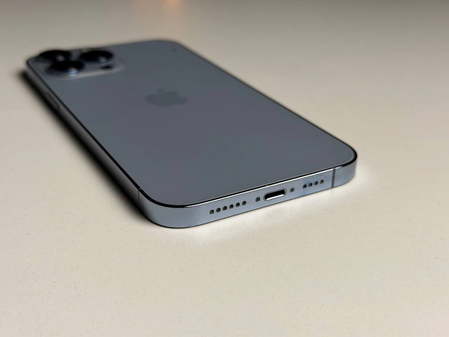 ВЖИВАНИЙ Б/У Apple iPhone 13 Pro Max 1TB Sierra Blue (MLL53, MLLN3) - Состояние: удовлетворительный | Аккумулятор: 100% | Комплектация: iPhone, кабель | Гарантия: 3 мес.