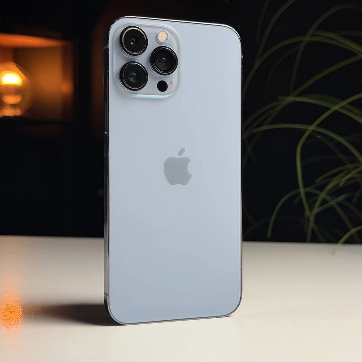 ВЖИВАНИЙ Б/У Apple iPhone 13 Pro Max 1TB Sierra Blue (MLL53, MLLN3) - Состояние: удовлетворительный | Аккумулятор: 100% | Комплектация: iPhone, кабель | Гарантия: 3 мес.