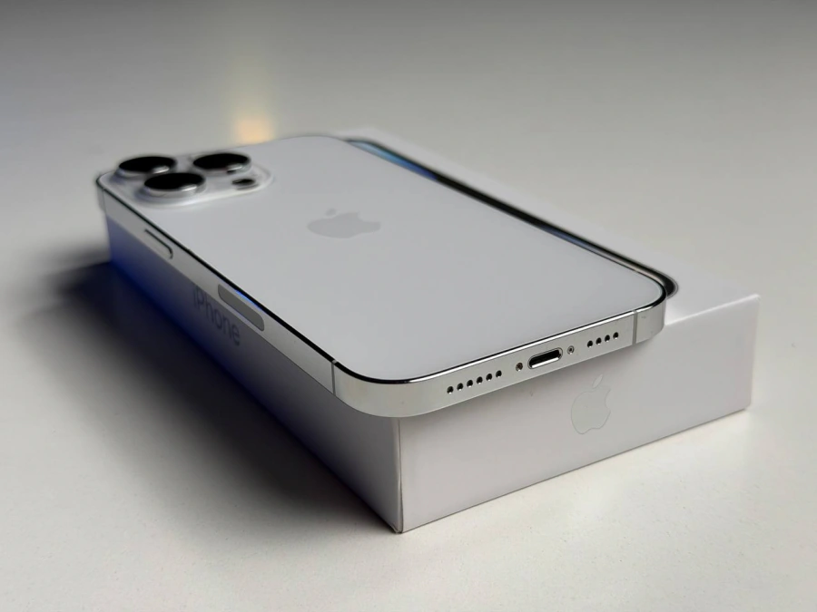 ВЖИВАНИЙ Б/У Apple iPhone 14 Pro Max 256GB Silver eSim (MQ8U3) - Состояние: хороший | Аккумулятор: 87% | Комплектация: полный | Гарантия: 3 мес.