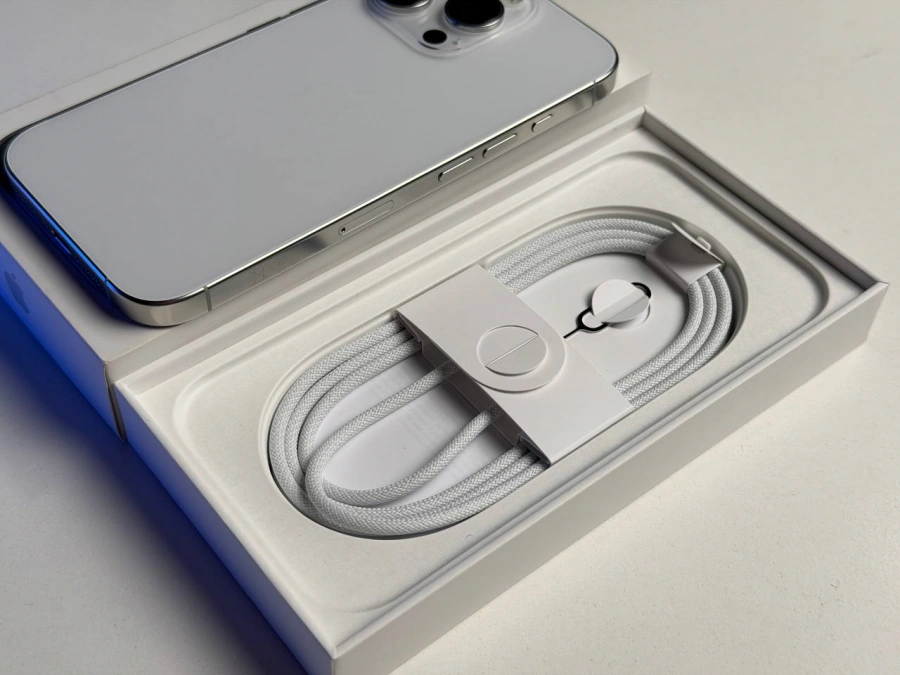 ВЖИВАНИЙ Б/У Apple iPhone 16 Pro 128GB White Titanium (MYNE3) - Стан: гарний | Акумулятор: 91% | Комплектація: повний | Гарантія: 3 міс.