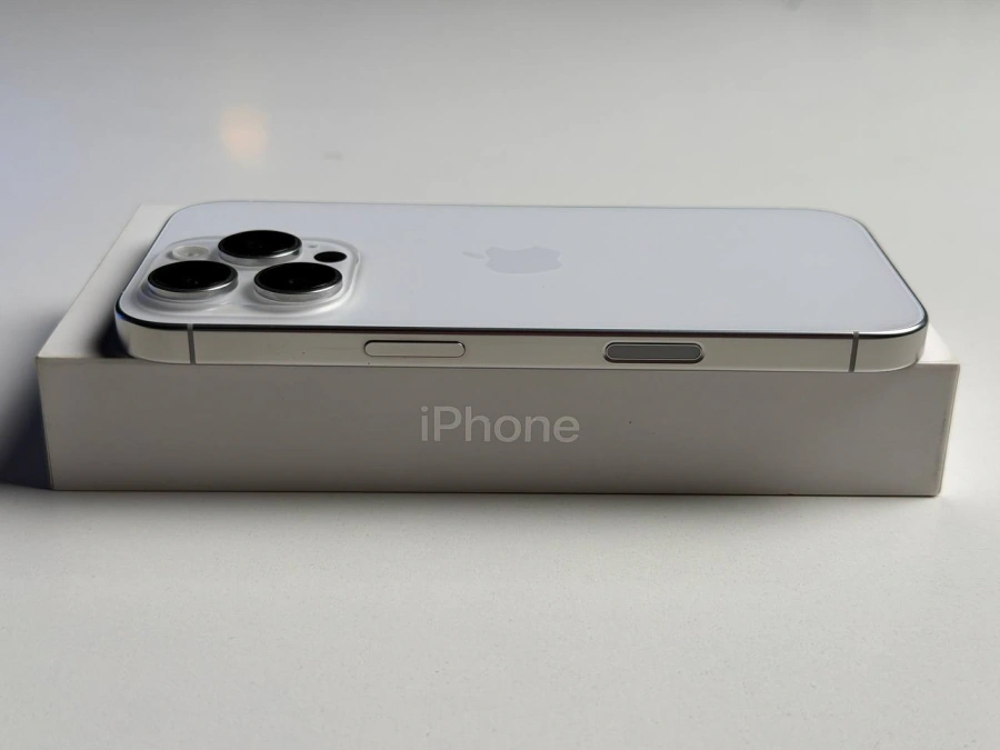 ВЖИВАНИЙ Б/У Apple iPhone 16 Pro 128GB White Titanium (MYNE3) - Стан: гарний | Акумулятор: 91% | Комплектація: повний | Гарантія: 3 міс.