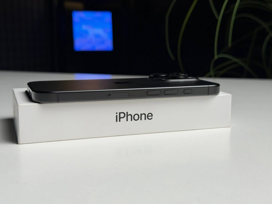 ВЖИВАНИЙ Б/У Apple iPhone 16 Pro 256GB Black Titanium (MYNH3) - Стан: гарний | Акумулятор: 100% | Комплектація: повний | Гарантія: 3 міс.