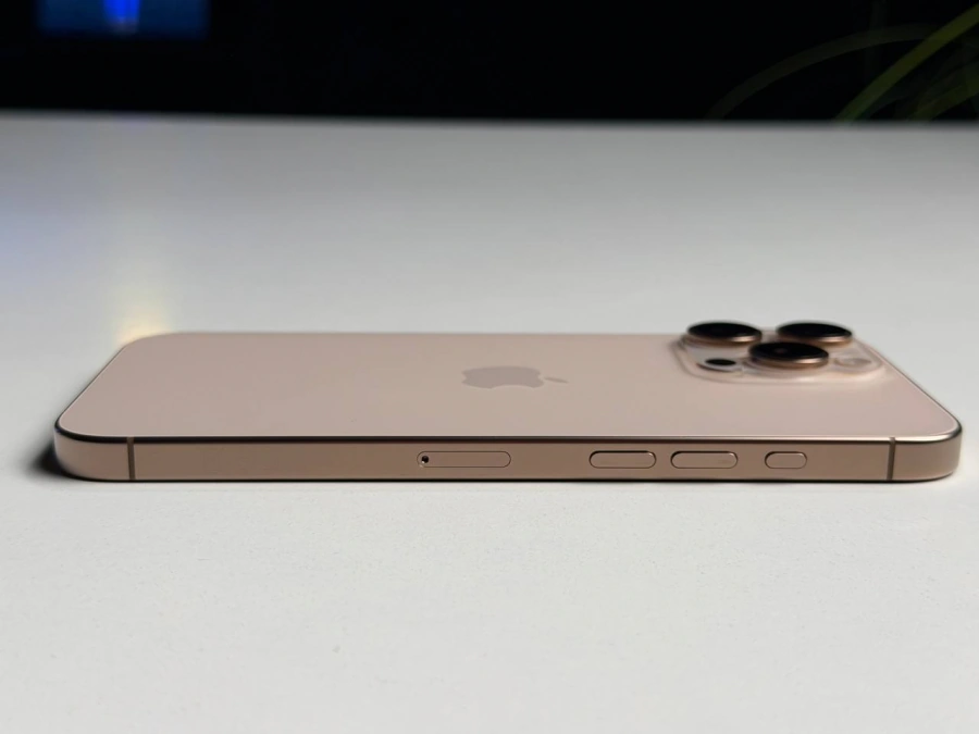 ВЖИВАНИЙ Б/У Apple iPhone 16 Pro Max 1TB Desert Titanium (MYX63) - Стан: гарний | Акумулятор: 90% | Комплектація: iPhone, кабель | Гарантія: 3 міс.