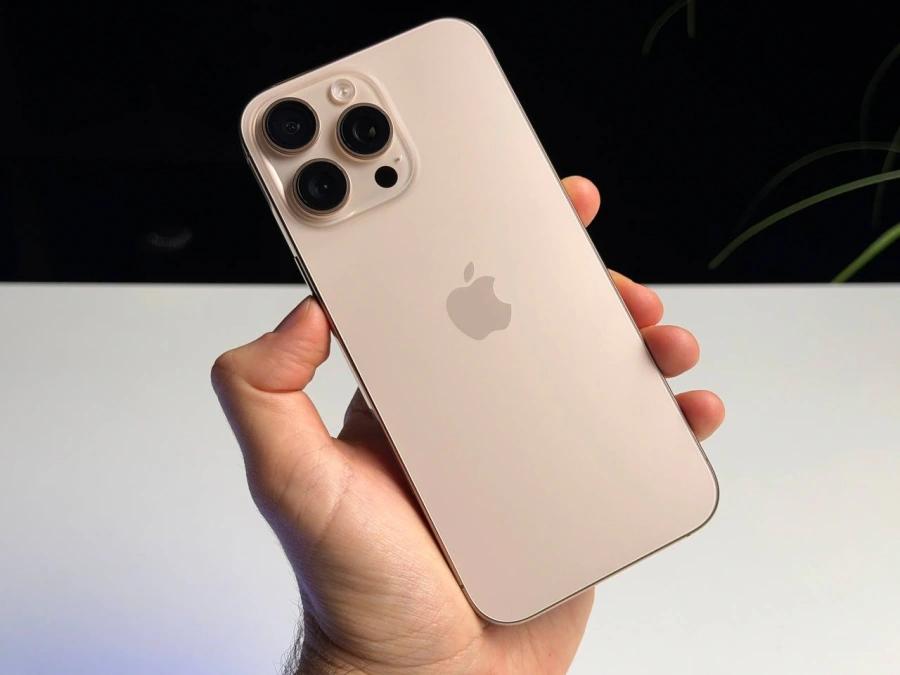 ВЖИВАНИЙ Б/У Apple iPhone 16 Pro Max 1TB Desert Titanium (MYX63) - Стан: гарний | Акумулятор: 90% | Комплектація: iPhone, кабель | Гарантія: 3 міс.