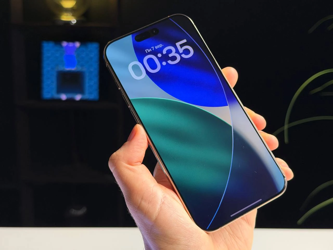 ВЖИВАНИЙ Б/У Apple iPhone 16 Pro Max 1TB Desert Titanium (MYX63) - Стан: гарний | Акумулятор: 90% | Комплектація: iPhone, кабель | Гарантія: 3 міс.