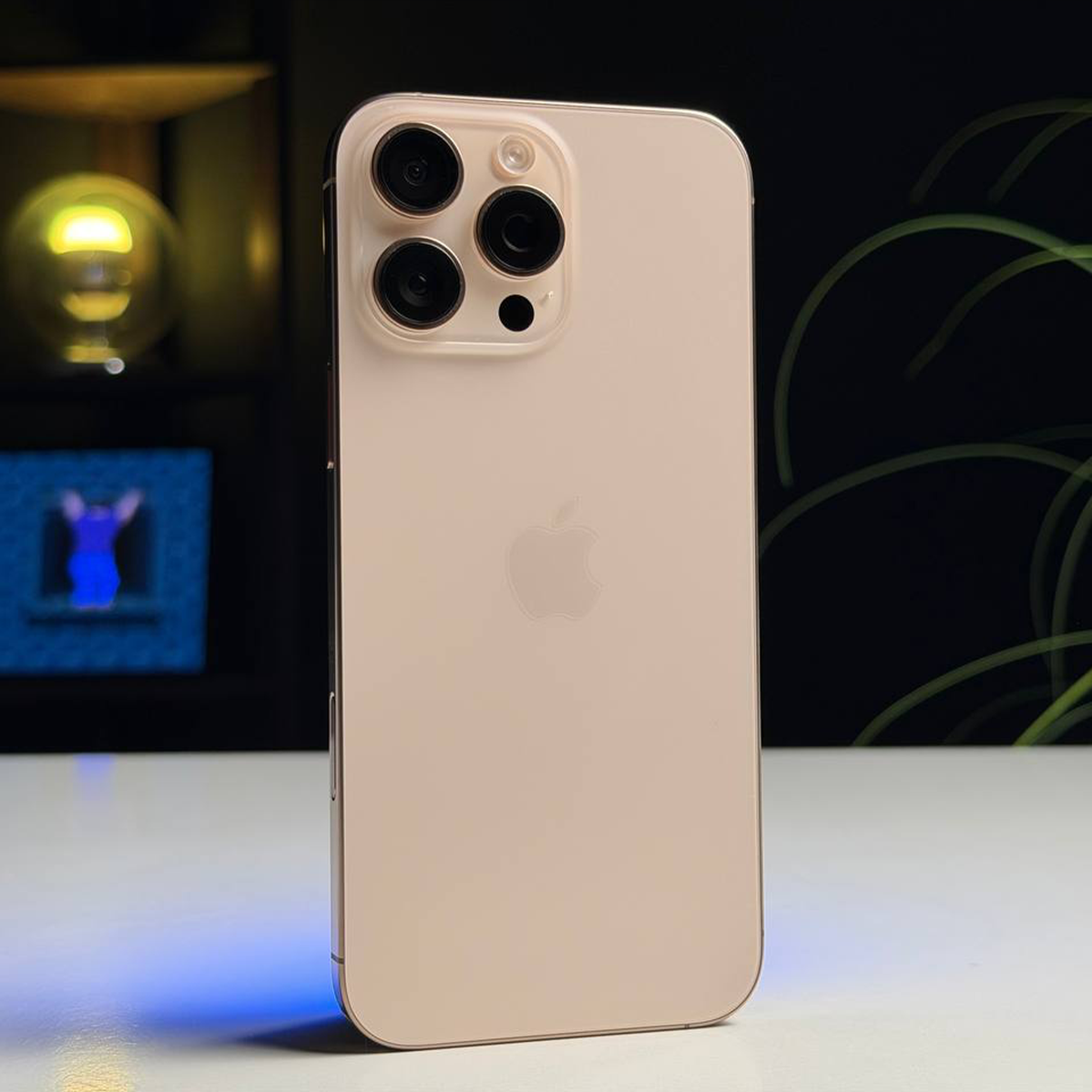 ВЖИВАНИЙ Б/У Apple iPhone 16 Pro Max 1TB Desert Titanium (MYX63) - Стан: гарний | Акумулятор: 90% | Комплектація: iPhone, кабель | Гарантія: 3 міс.