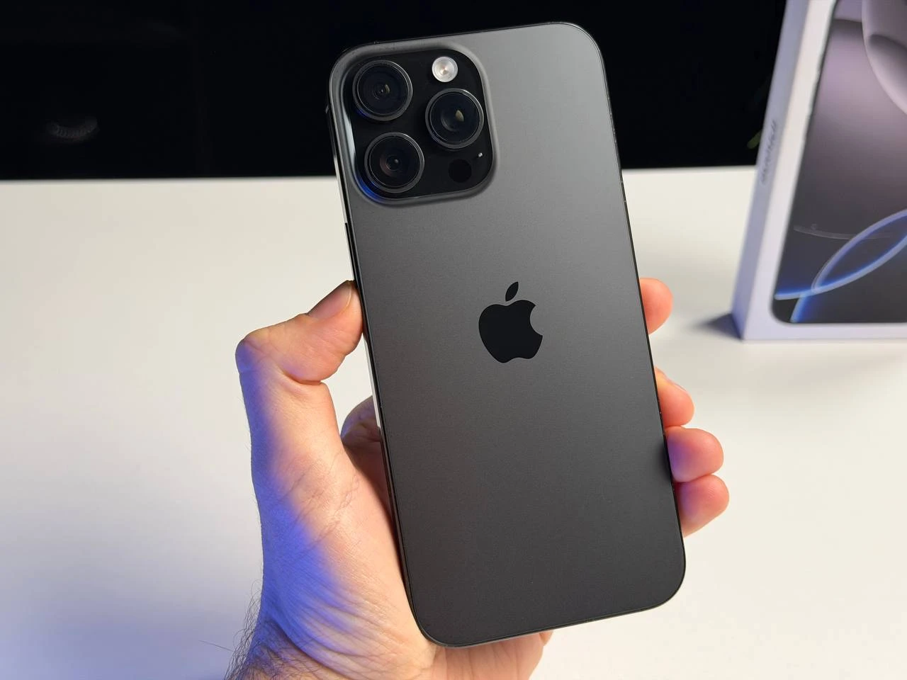 ВЖИВАНИЙ Б/У Apple iPhone 16 Pro Max 256GB Black Titanium (MYWV3) - Стан: гарний | Акумулятор: 91% | Комплектація: повний | Гарантія: 3 міс.