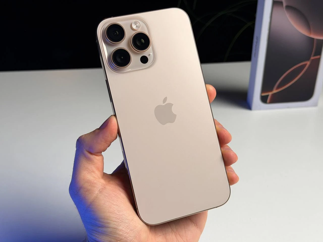 ВЖИВАНИЙ Б/У Apple iPhone 16 Pro Max 256GB Desert Titanium (MYWX3) - Стан: гарний | Акумулятор: 100% | Комплектація: повний | Гарантія: 3 міс.