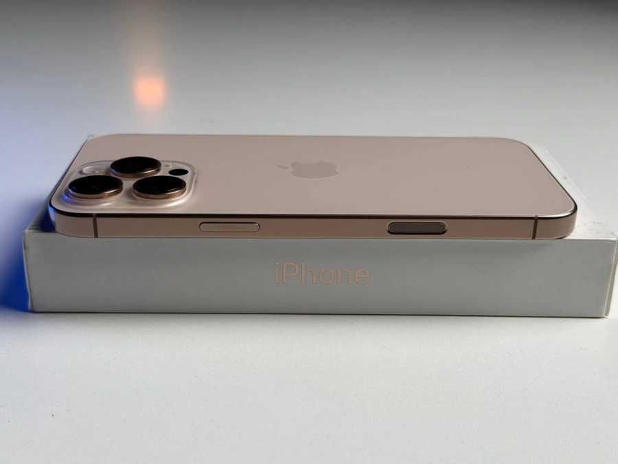 ВЖИВАНИЙ Б/У Apple iPhone 16 Pro Max 256GB Desert Titanium (MYWX3) - Стан: гарний | Акумулятор: 100% | Комплектація: повний | Гарантія: 3 міс.