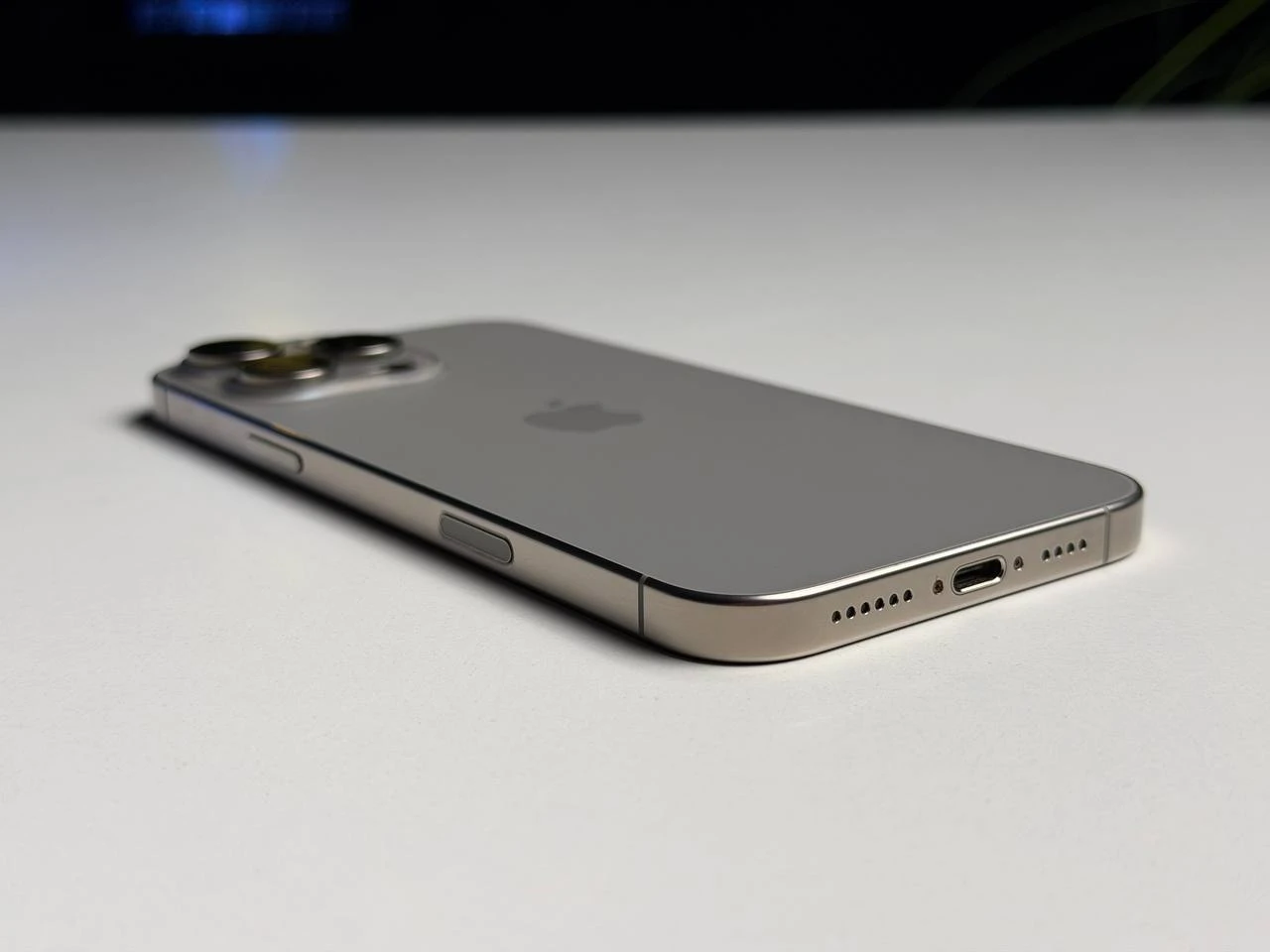 ВЖИВАНИЙ Б/У Apple iPhone 16 Pro Max 256GB Natural Titanium (MYWY3) - Стан: гарний | Акумулятор: 100% | Комплектація: iPhone, кабель | Гарантія: 3 міс.