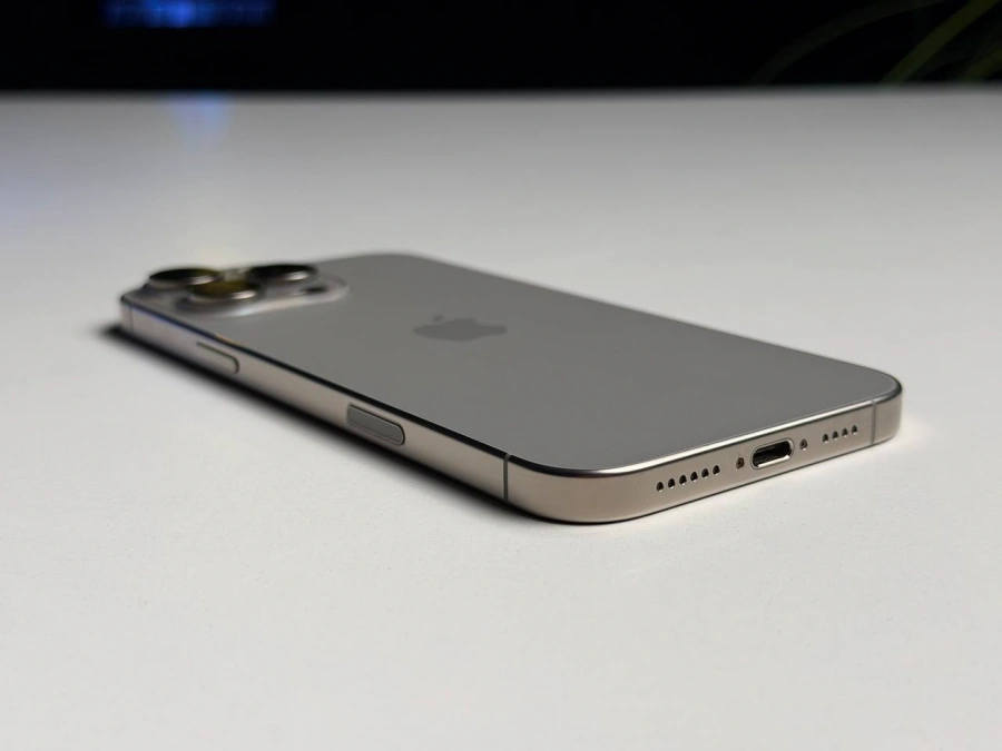 ВЖИВАНИЙ Б/У Apple iPhone 16 Pro Max 256GB Natural Titanium (MYWY3) - Стан: гарний | Акумулятор: 100% | Комплектація: iPhone, кабель | Гарантія: 3 міс.