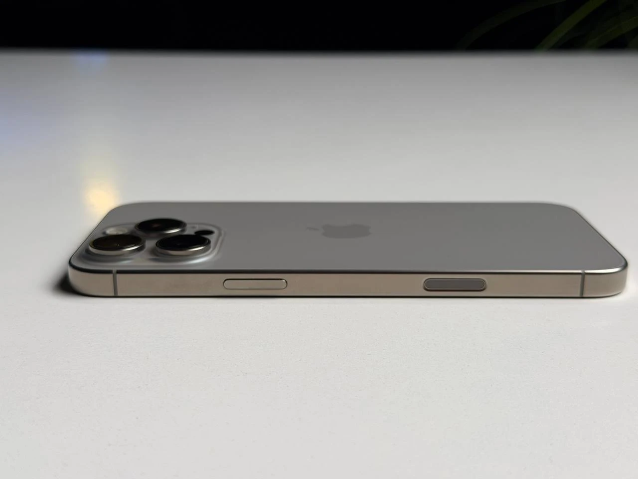 ВЖИВАНИЙ Б/У Apple iPhone 16 Pro Max 256GB Natural Titanium (MYWY3) - Стан: гарний | Акумулятор: 100% | Комплектація: iPhone, кабель | Гарантія: 3 міс.