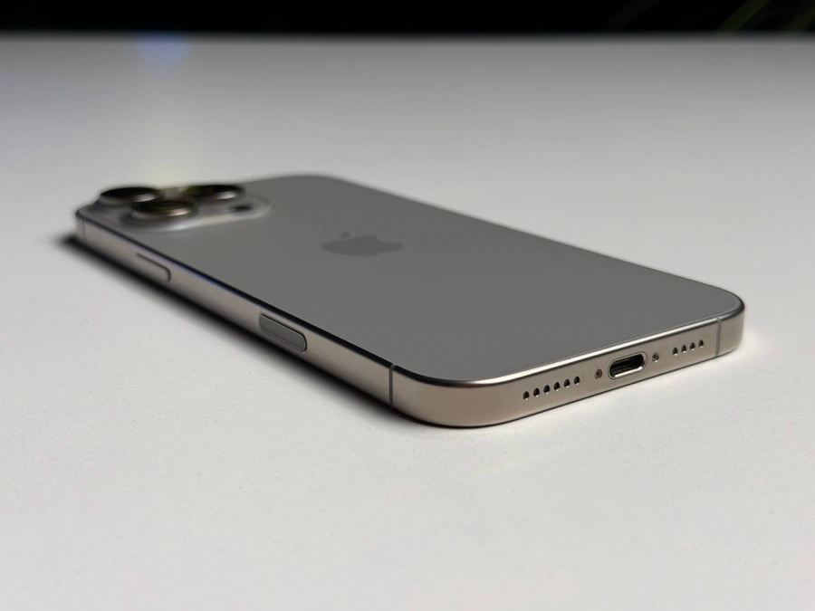 ВЖИВАНИЙ Б/У Apple iPhone 16 Pro Max 256GB Natural Titanium (MYWY3) - Стан: гарний | Акумулятор: 100% | Комплектація: iPhone, кабель | Гарантія: 3 міс.