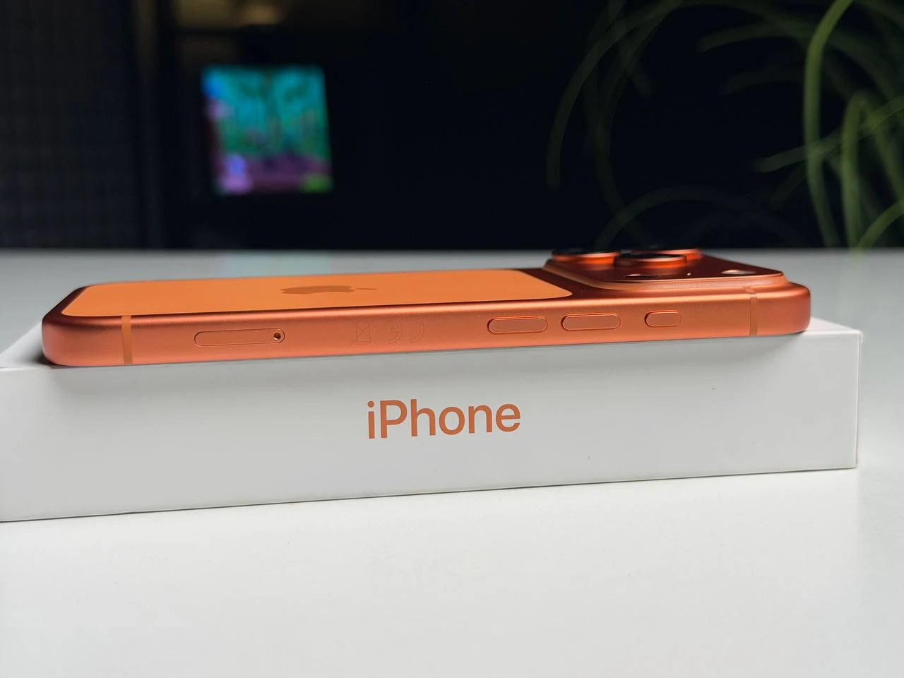 ВЖИВАНИЙ Б/У Apple iPhone 17 Pro 256GB Cosmic Orange (MG8H4) - Стан: ідеальний | Акумулятор: 100% | Комплектація: повний | Гарантія: 3 міс.