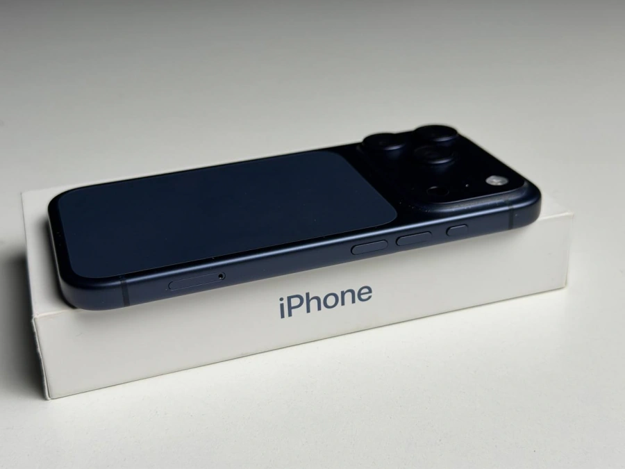 ВЖИВАНИЙ Б/У Apple iPhone 17 Pro 256GB Deep Blue (MG8J4) - Состояние: хороший | Аккумулятор: 93% | Комплектация: полный | Гарантия: 3 мес.