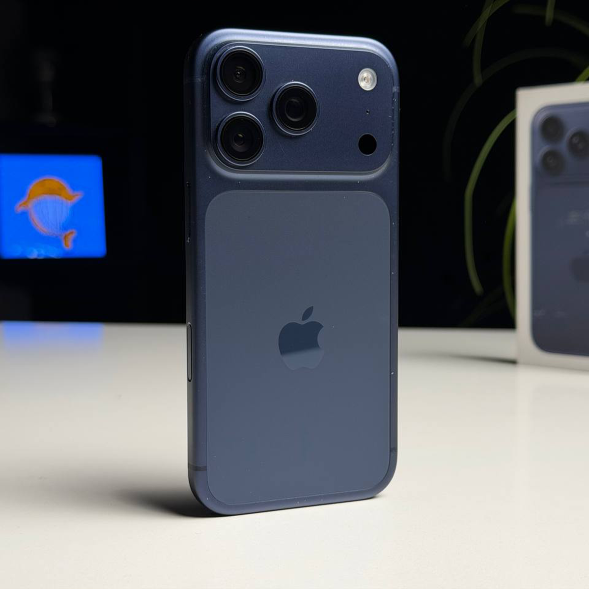 ВЖИВАНИЙ Б/У Apple iPhone 17 Pro 256GB Deep Blue (MG8J4) - Стан: гарний | Акумулятор: 93% | Комплектація: повний | Гарантія: 3 міс.