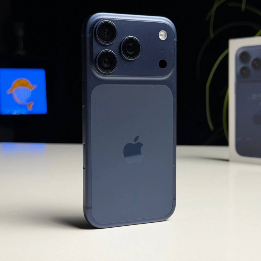ВЖИВАНИЙ Б/У Apple iPhone 17 Pro 256GB Deep Blue (MG8J4) - Состояние: хороший | Аккумулятор: 93% | Комплектация: полный | Гарантия: 3 мес.