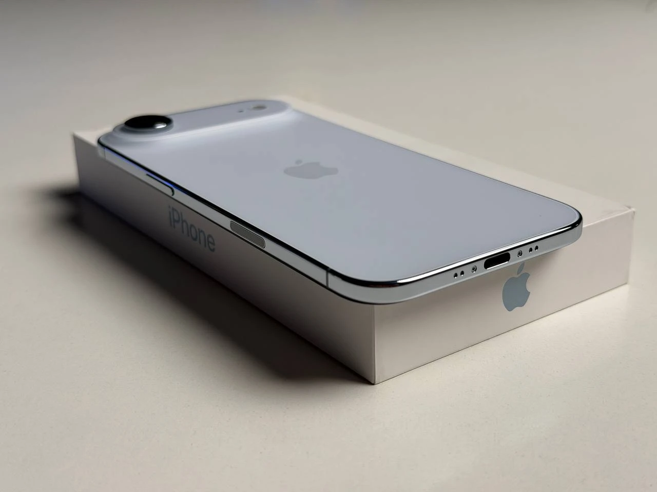 ВЖИВАНИЙ Б/У Apple iPhone Air 256GB Sky Blue (MG2P4, MG1D4, MG2A4) - Стан: ідеальний | Акумулятор: 100% | Комплектація: повний | Гарантія: 3 міс.