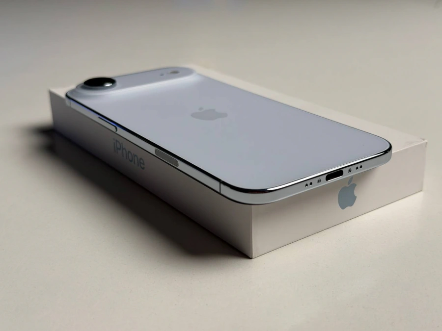 ВЖИВАНИЙ Б/У Apple iPhone Air 256GB Sky Blue (MG2P4, MG1D4, MG2A4) - Стан: ідеальний | Акумулятор: 100% | Комплектація: повний | Гарантія: 3 міс.