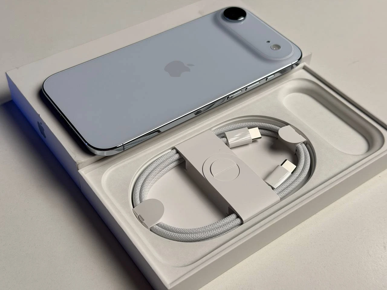 ВЖИВАНИЙ Б/У Apple iPhone Air 256GB Sky Blue (MG2P4, MG1D4, MG2A4) - Стан: ідеальний | Акумулятор: 100% | Комплектація: повний | Гарантія: 3 міс.