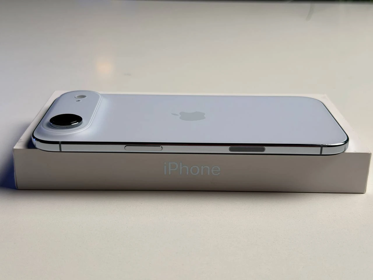 ВЖИВАНИЙ Б/У Apple iPhone Air 256GB Sky Blue (MG2P4, MG1D4, MG2A4) - Стан: ідеальний | Акумулятор: 100% | Комплектація: повний | Гарантія: 3 міс.
