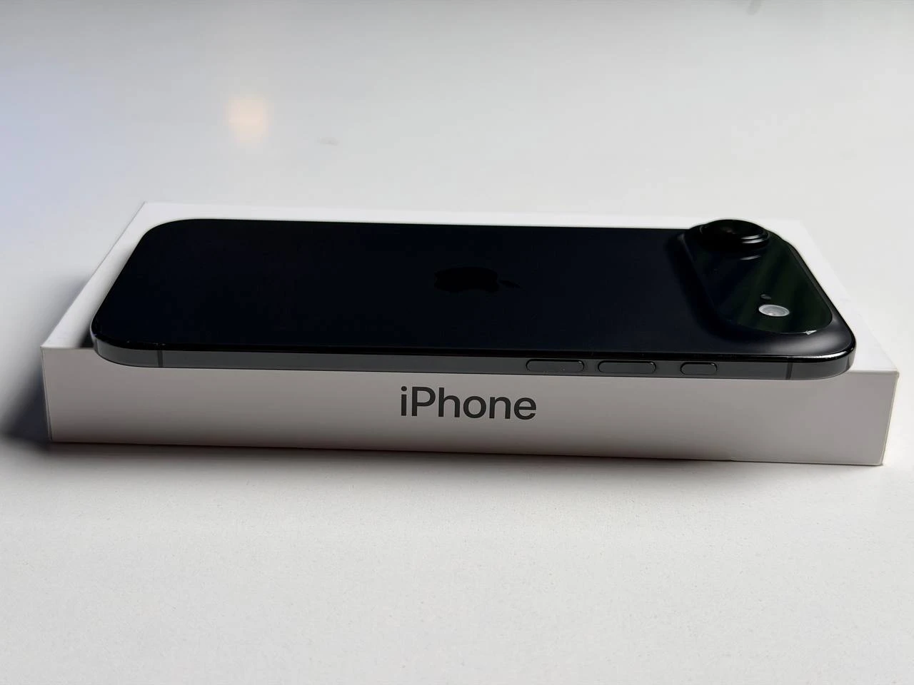 ВЖИВАНИЙ Б/У Apple iPhone Air 256GB Space Black (MG2L4, MG184, MG274) - Стан: гарний | Акумулятор: 100% | Комплектація: повний | Гарантія: 3 міс.