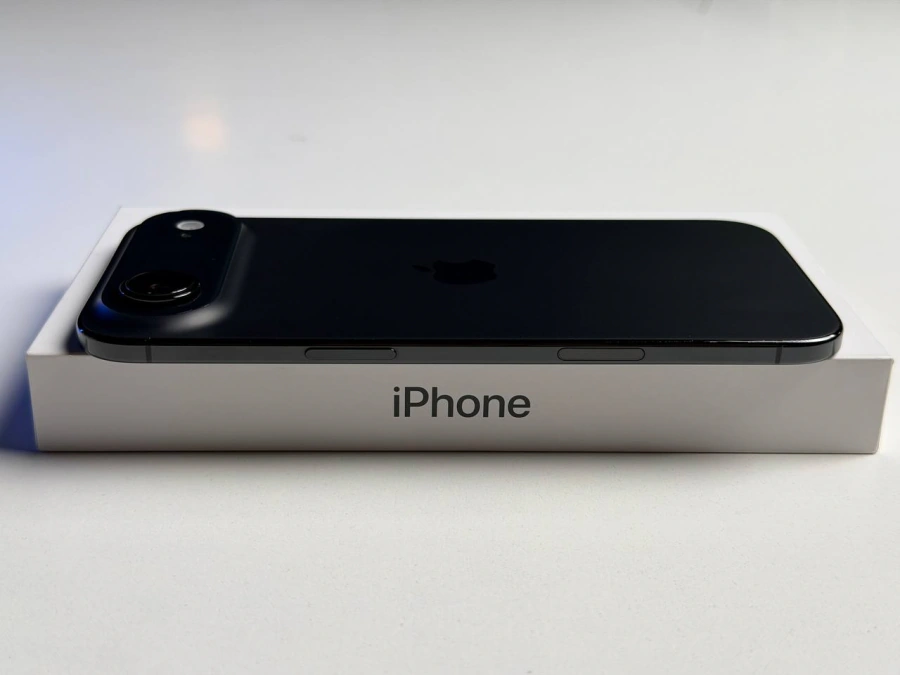 ВЖИВАНИЙ Б/У Apple iPhone Air 256GB Space Black (MG2L4, MG184, MG274) - Стан: гарний | Акумулятор: 100% | Комплектація: повний | Гарантія: 3 міс.