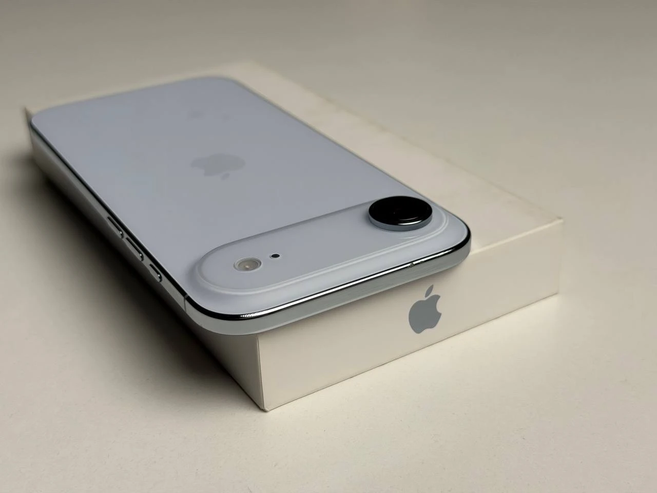 ВЖИВАНИЙ Б/У Apple iPhone Air 512GB Sky Blue (MG2V4, MG1J4, MG2F4) - Состояние: хороший | Аккумулятор: 100% | Комплектация: полный | Гарантия: 3 мес.