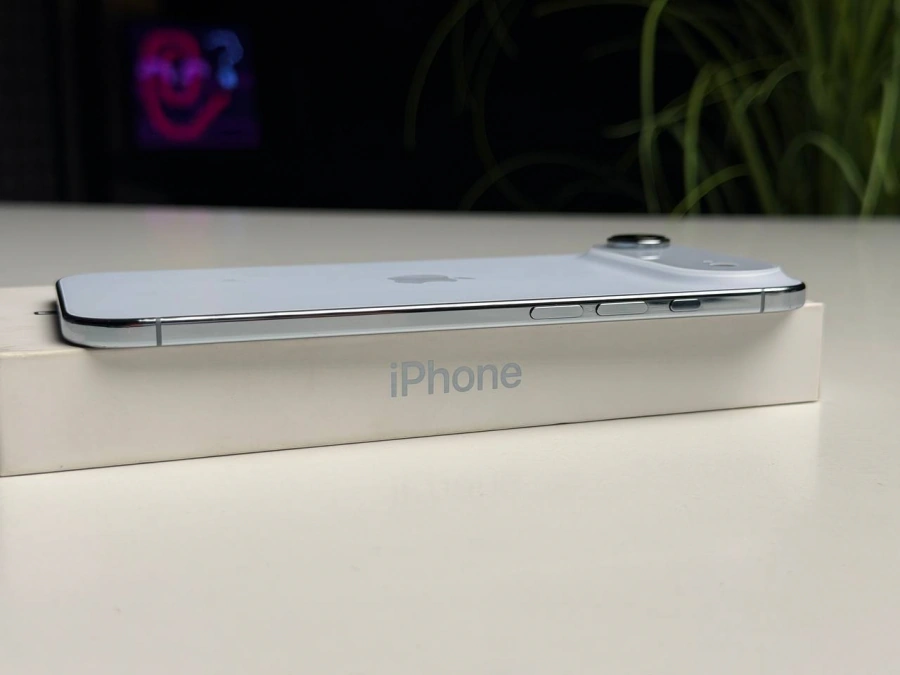 ВЖИВАНИЙ Б/У Apple iPhone Air 512GB Sky Blue (MG2V4, MG1J4, MG2F4) - Состояние: хороший | Аккумулятор: 100% | Комплектация: полный | Гарантия: 3 мес.