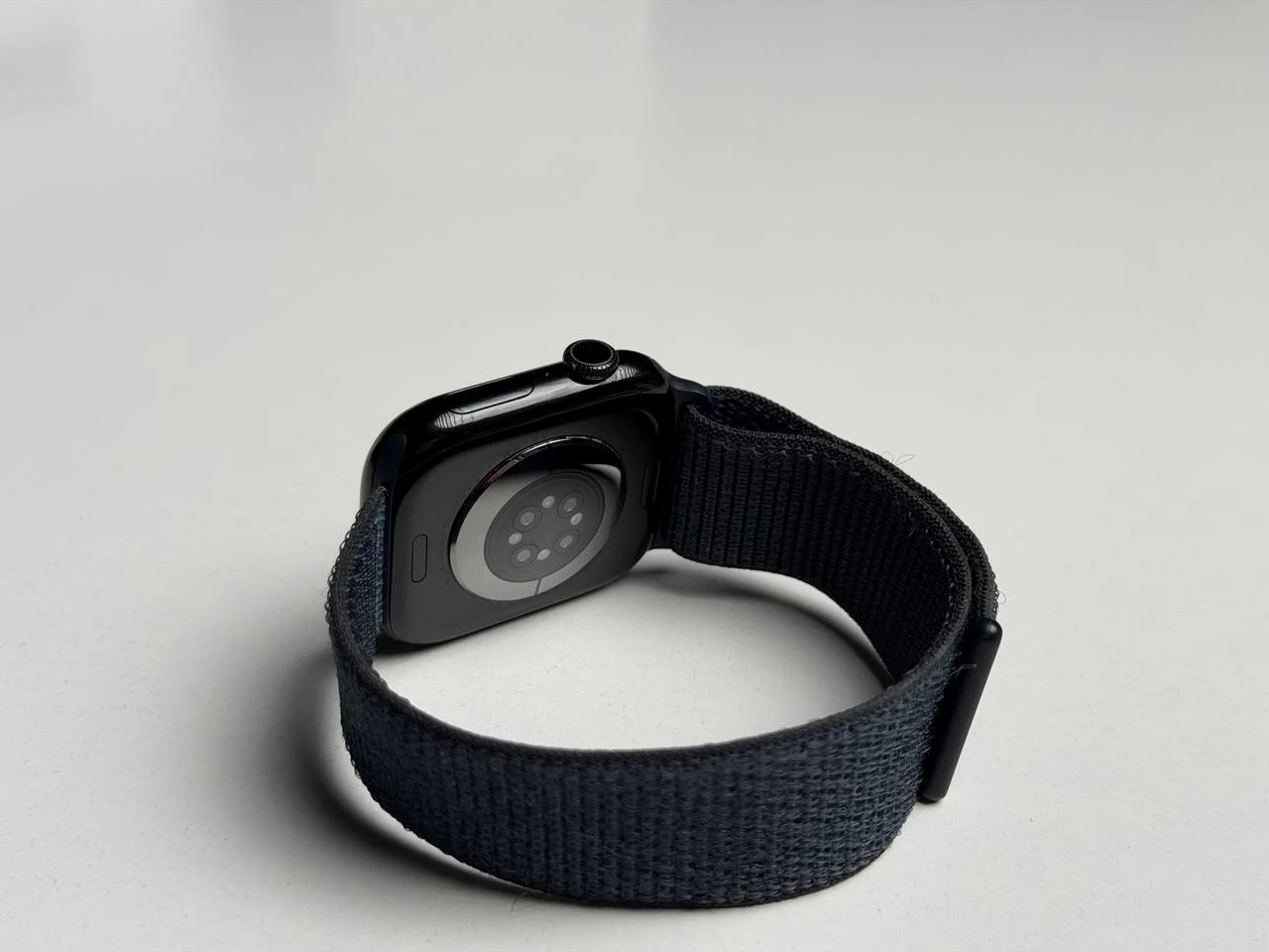 ВЖИВАНИЙ Б/У Apple Watch Series 10 GPS 46mm Jet Black Aluminum Case with Ink Sport Loop (MWWR3) - Стан: гарний | Акумулятор: 100% | Комплектація: повний | Гарантія: 3 міс.