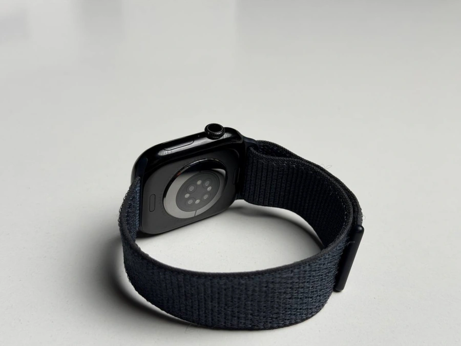 ВЖИВАНИЙ Б/У Apple Watch Series 10 GPS 46mm Jet Black Aluminum Case with Ink Sport Loop (MWWR3) - Стан: гарний | Акумулятор: 100% | Комплектація: повний | Гарантія: 3 міс.