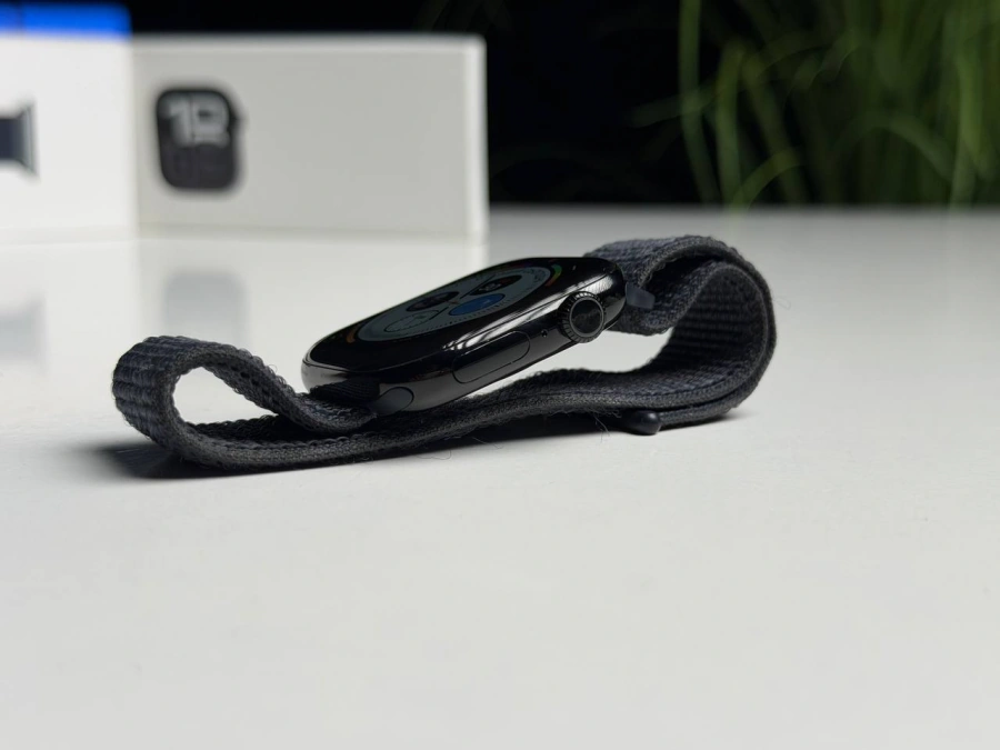 ВЖИВАНИЙ Б/У Apple Watch Series 10 GPS 46mm Jet Black Aluminum Case with Ink Sport Loop (MWWR3) - Стан: гарний | Акумулятор: 100% | Комплектація: повний | Гарантія: 3 міс.