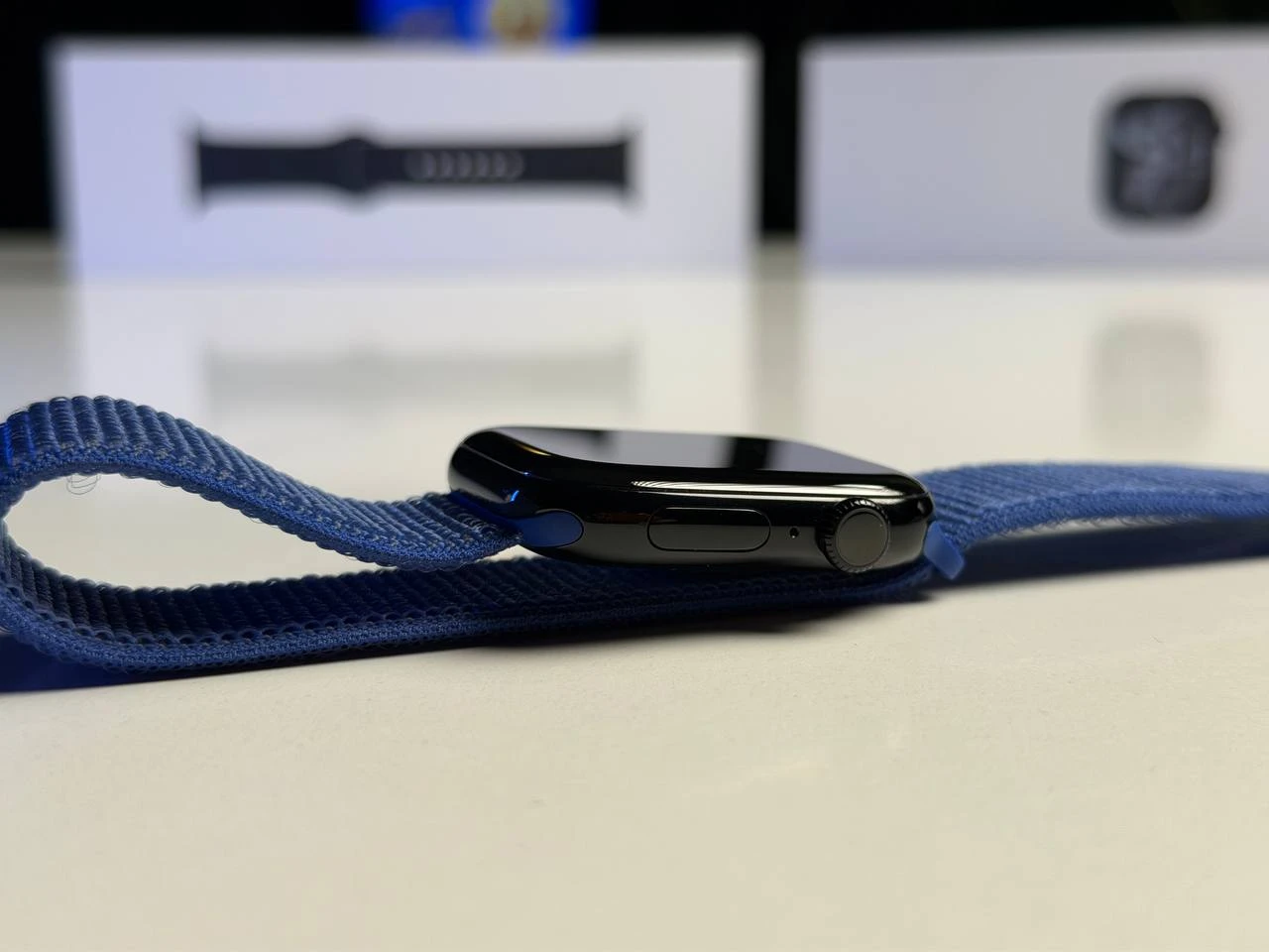 ВЖИВАНИЙ Б/У Apple Watch Series 11 GPS 46mm Jet Black Aluminum Case with Ultramarine Sport Loop (MEUX4) - Стан: гарний | Акумулятор: 100% | Комплектація: повний | Гарантія: 3 міс.