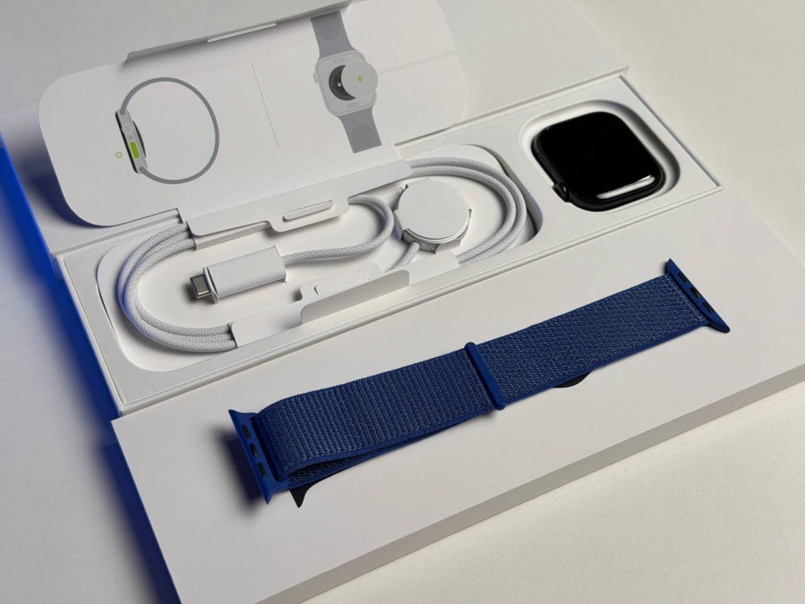ВЖИВАНИЙ Б/У Apple Watch Series 11 GPS 46mm Jet Black Aluminum Case with Ultramarine Sport Loop (MEUX4) - Стан: гарний | Акумулятор: 100% | Комплектація: повний | Гарантія: 3 міс.