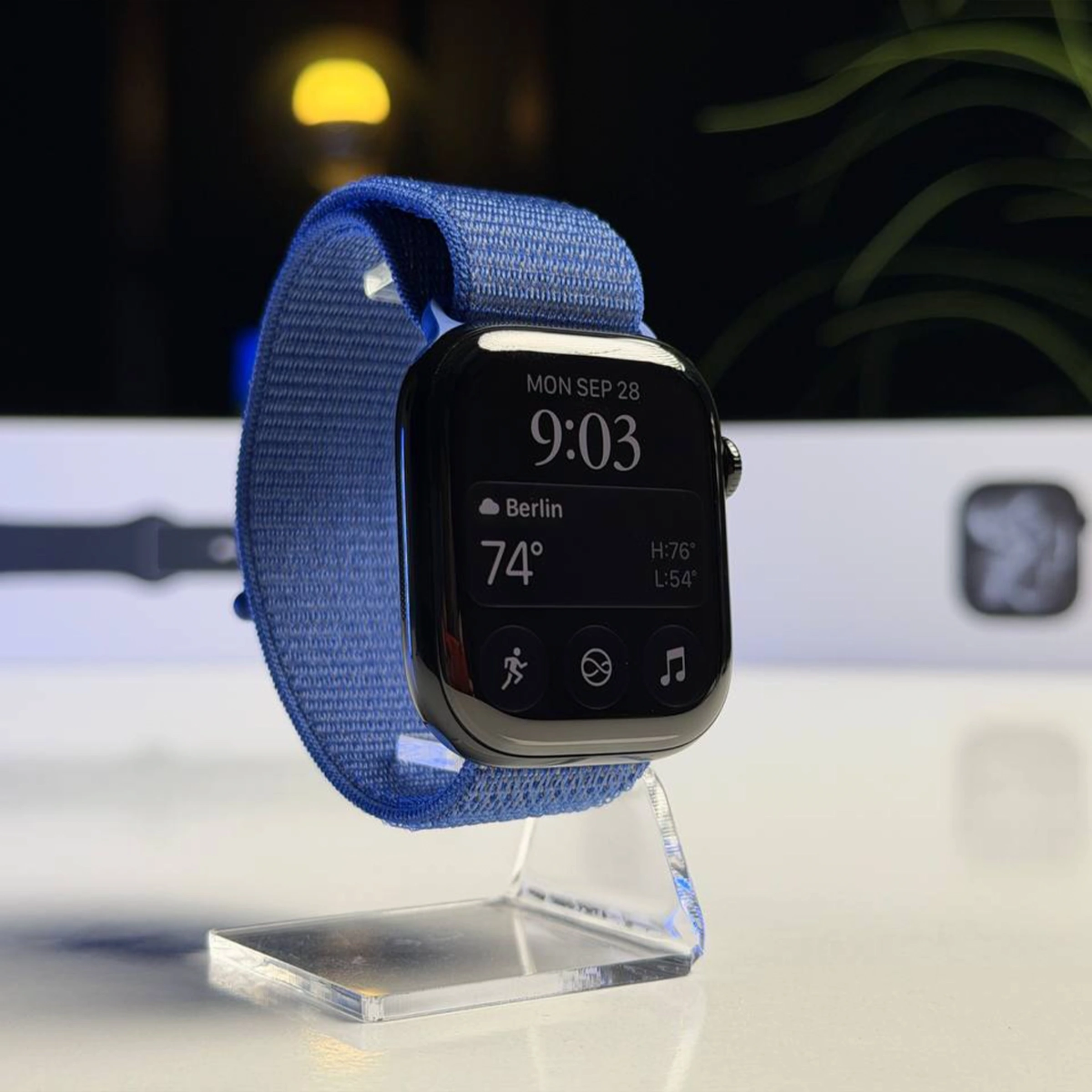 ВЖИВАНИЙ Б/У Apple Watch Series 11 GPS 46mm Jet Black Aluminum Case with Ultramarine Sport Loop (MEUX4) - Стан: гарний | Акумулятор: 100% | Комплектація: повний | Гарантія: 3 міс.
