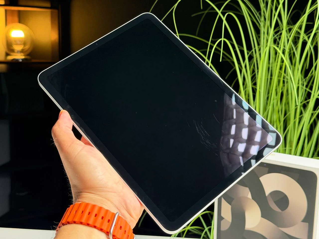 ВЖИВАНИЙ Б/У iPad Air 5 10.9'' Wi-Fi 64GB Starlight (MM9F3) - Стан: задовільний | Акумулятор: 88% | Комплектація: повний | Гарантія: 3 міс.