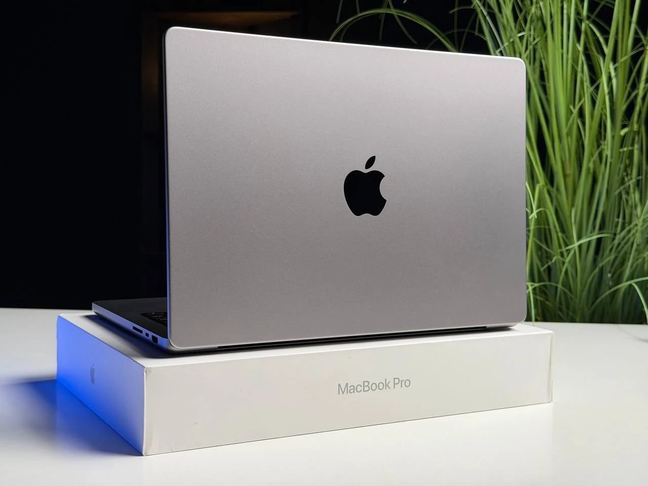 ВЖИВАНИЙ Б/У MacBook Pro 14" Space Gray (MKGP3) 2021 - International English - Стан: гарний | Акумулятор: 88% | Комплектація: повний | Гарантія: 3 міс.
